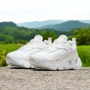 Nike Women’s White Leather Sneakers Gold Logo Casual Athletic Shoes Size 7.5